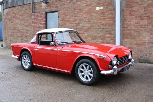 4969 1969 TRIUMPH TR5 RED WITH OVERDRIVE & SURREY TOP AT THE NEC VERKOCHT