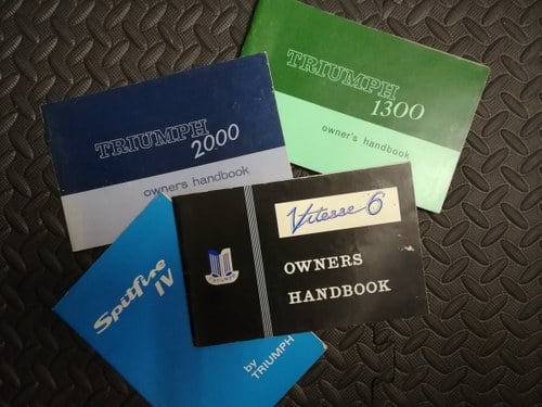 Triumph various Owners Handbooks  In vendita