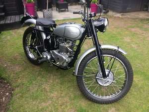 1952 TRIUMPH TROPHY TR5 (FAMOUS RIDER) For Sale (picture 1 of 12)