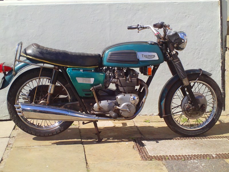 TRIUMPH TRIDENT T150T