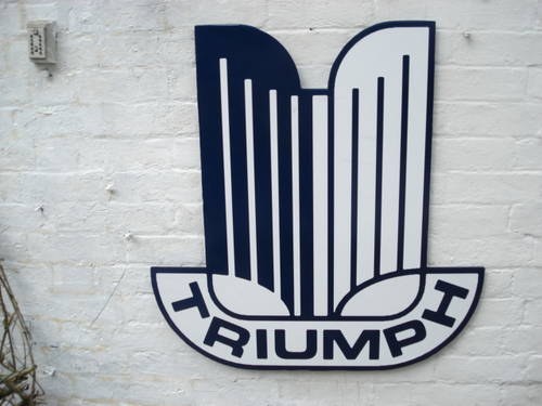 Triumph 2ft Garage wall sign In vendita