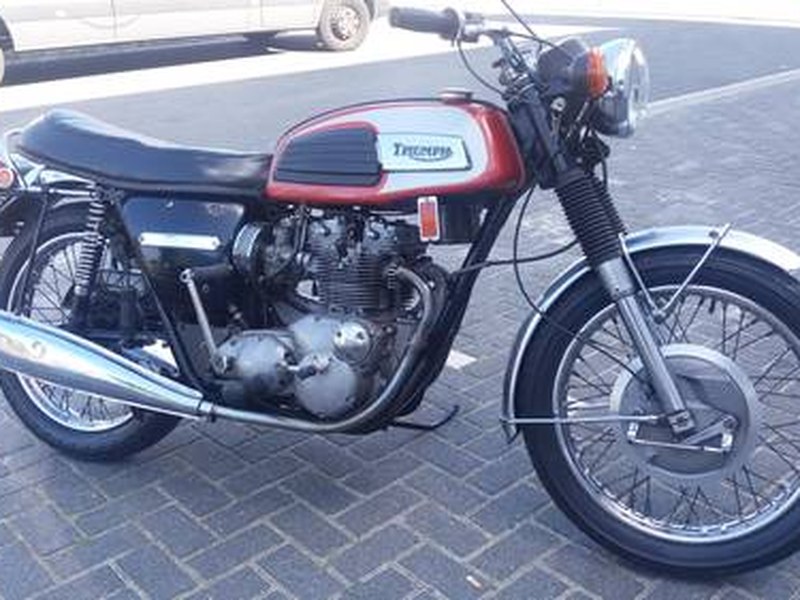triumph trident T150