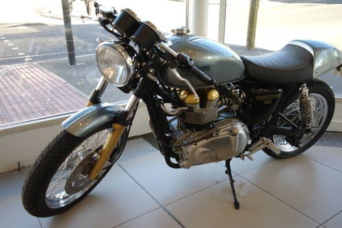2003 Thruxtonised almost to perfection See Dec Classic Bike Guide For Sale