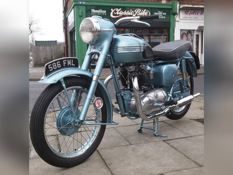 Triumph 6T Thunderbird 650 Matching Numbers.