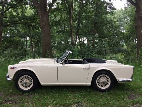 1967 Triumph TR4A IRS, perfect restauration For Sale