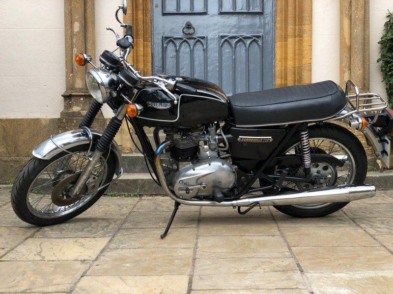 A 1975 Triumph T140 V - 30/06/2021
