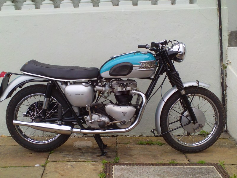 TRIUMPH BONNEVILLE T120R