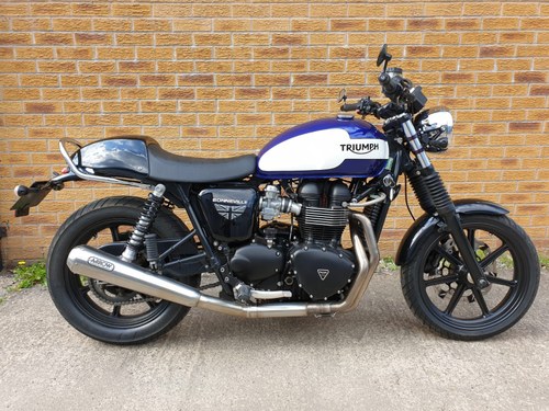 2013 Triumph Bonneville, nicely upgraded and modified. In vendita