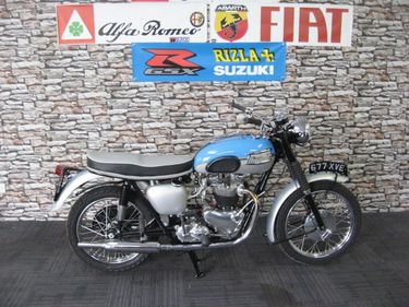 Picture of 1961 Triumph Bonneville 650 T120 finished in powder blue - For Sale