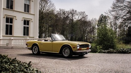 Great TR6 in original Mimosa Yellow