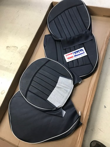 1957 New leather seatcovers for Triumph TR3, leather In vendita