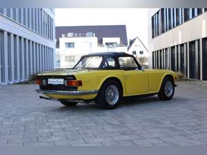 1973 A vibrant Mimosa Yellow Triumph TR6 in cracking condition For Sale (picture 2 of 11)