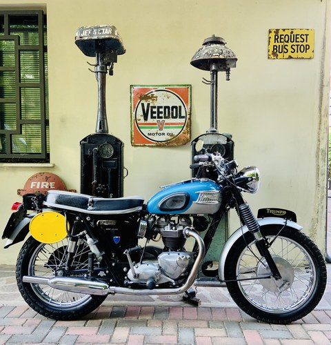 Triumph Bonnie 1965 T120R SOLD