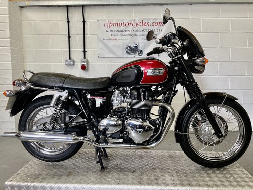 TRIUMPH BONNEVILLE T100 EFI, 2014/14, ONLY 9522 MILES VENDUTO