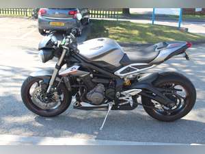 2018 18 Triumph Street Triple 765 RS **Grey** For Sale (picture 4 of 12)