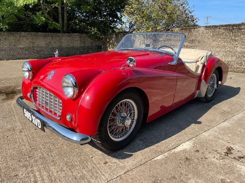 nicely restored 1956 Triumph TR3 left hand drive VENDU