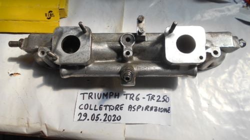 Picture of Intake manifold Triumph TR6 and TR250 - For Sale