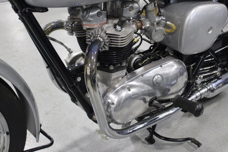 1960 Triumph Bonneville T120 - 7