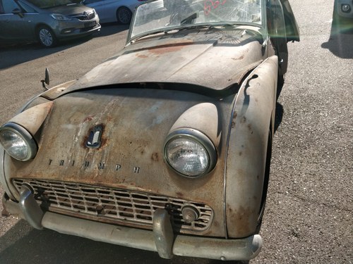 1957 Triumph TR3A '57 lhd to restore or parts For Sale