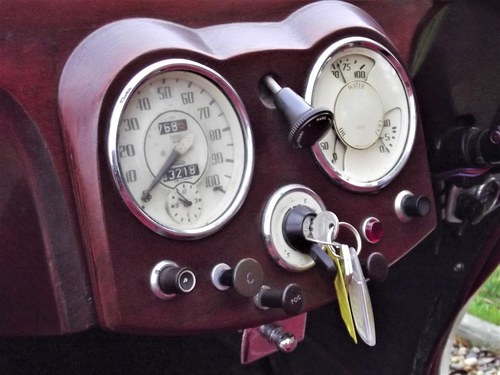 1948 Triumph Roadster - 8