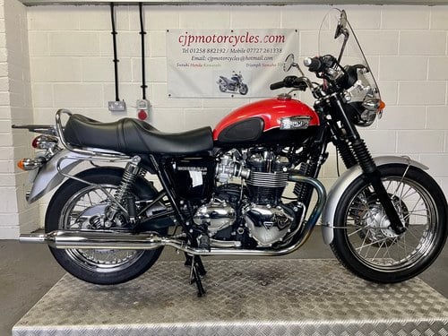 TRIUMPH BONNEVILLE T100 EFI, 2014/14, ONLY 2869 MILES SOLD