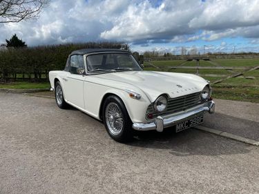 Picture of 1967 TRIUMPH TR4A IRS UK CAR
