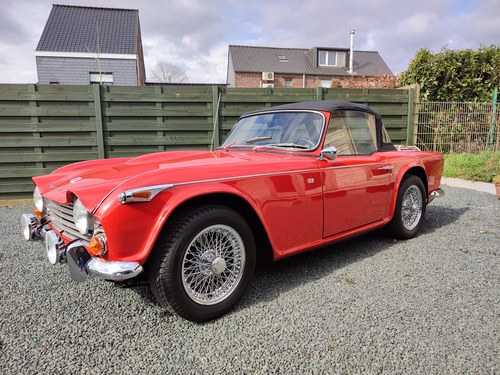 1966 Beautiful TR4a A vendre