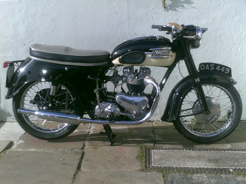 TRIUMPH T110