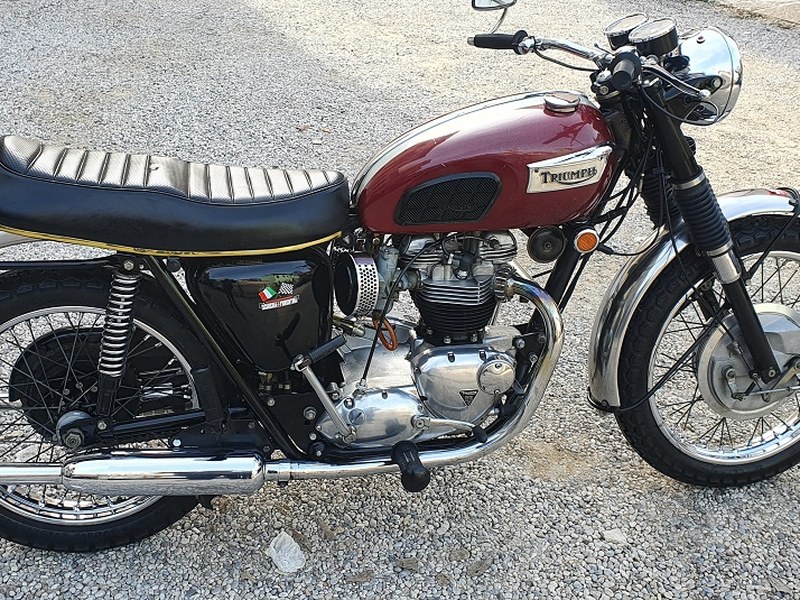 TRIUMPH BONNEVILLE T 120
