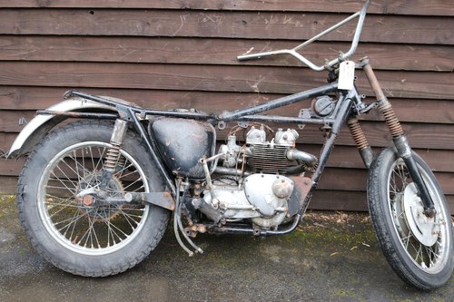 Triumph Tiger 100C 100 C 1970 Barn Find restoration project VERKAUFT