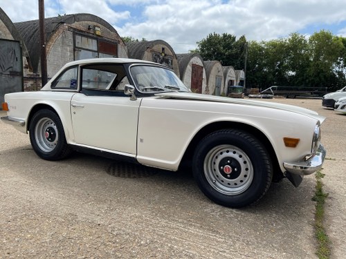 TR6 1972 ORIGINAL FUEL INJECTED 150 BHP CAR VENDIDO