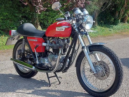 1981 TRIUMPH BONNEVILLE T140 CAFE RACER. NICE LOOKING CLASSIC! SOLD