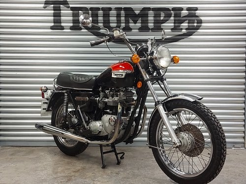 1977 TRIUMPH BONNEVILLE T140V. A VERY NICE MATCHING NUMBER C SOLD