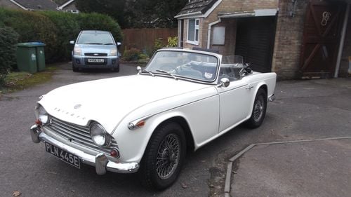 Picture of 1967 Triumph TR4A IRS - For Sale
