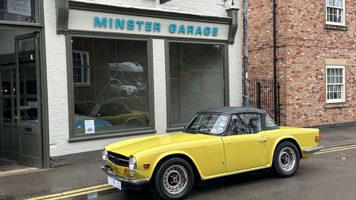 Picture of 1975/N Triumph TR6 CR manual Overdrive 150bhp spec - For Sale