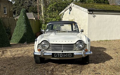 1966 Triumph TR4A IRS (picture 1 of 20)