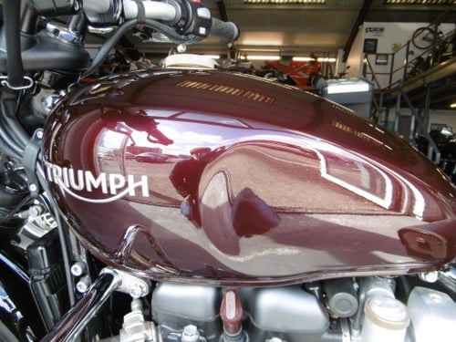 2017 Triumph Bonneville - 6