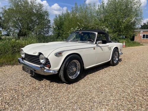 1968 TRIUMPH TR250 LHD CONVERTED TO PI AND OVERDRIVE VERKAUFT