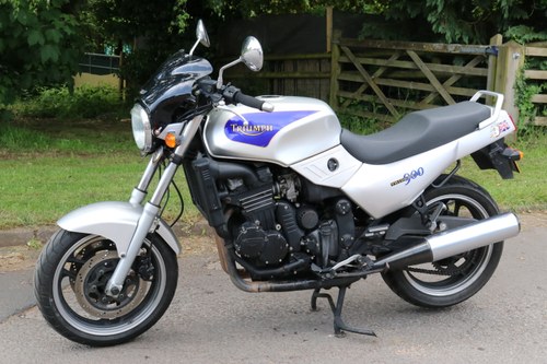 1998 Triumph Trident 900. In amazing standard condition. SOLD