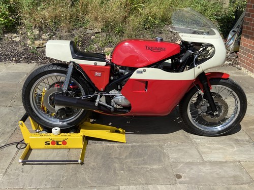 Triumph T150 Trident Rob North Race Bike-UK&World Delivery