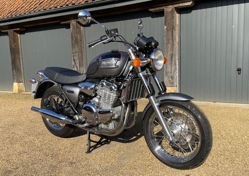 2001 Triumph Thunderbird 900 - only 6,700 miles