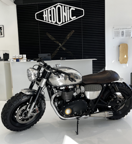 Triumph Bonneville - Néo by Hedonic - Scrambler!