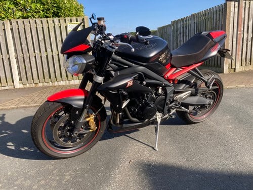 2017 Triumph Street Triple R Dark Edition