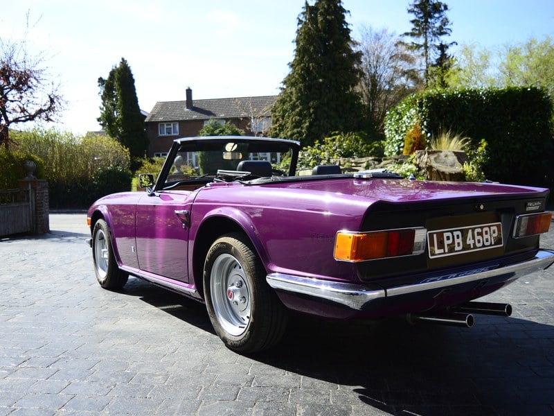 Rapid Classics: Eine Suche. Alle Oldtimer. 10 » Rapid Classics: Eine Suche. Alle Oldtimer. 1974 Triumph TR6 PI