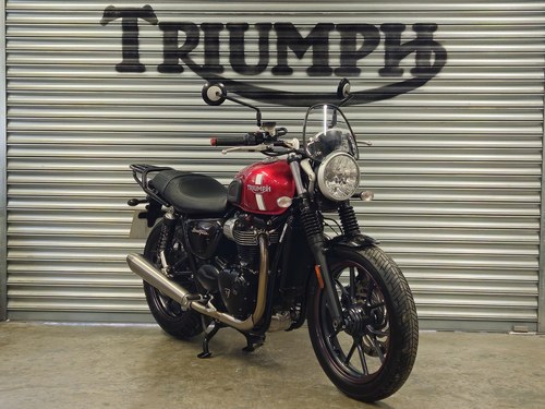 2015 Triumph Street Twin 900 Low Miles! VERKAUFT