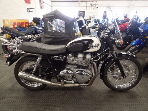 2009 Triumph Bonneville 865 sidecar combination