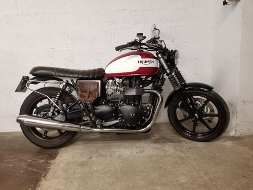 2015 TRIUMPH BONNEVILLE 900 Kaufen Bei
