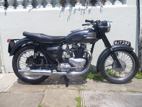1958 TRIUMPH THUNDERBIRD 6T VENDIDO
