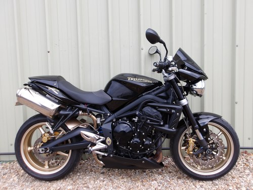 2010 Triumph 675 Street Triple R, Service History, Lowered. En Venta