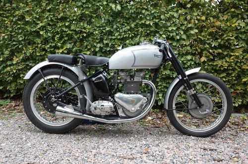 1949 Triumph Grand Prix. Genuine GP w. replacement engine VERKOCHT